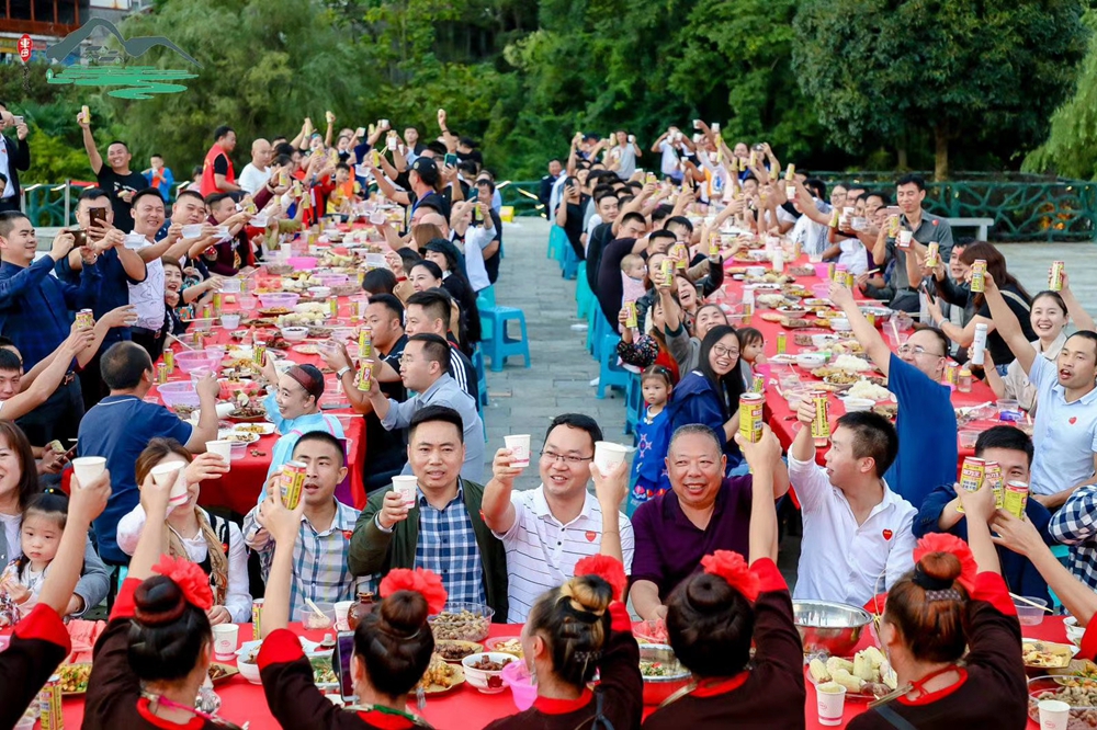 【慶豐收 迎小康】貴安新區(qū)湖潮鄉(xiāng)熱烈慶祝第三屆中國農(nóng)民豐收節(jié)